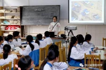 简阳中学举行初中语文优质课竞赛