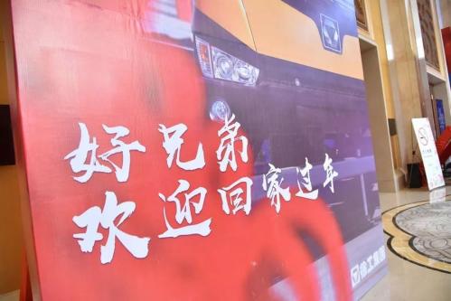 从“开路”到“引路” 看连云港吊装人立潮头、